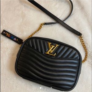 SOLD***Louis Vuitton new wave camera bag